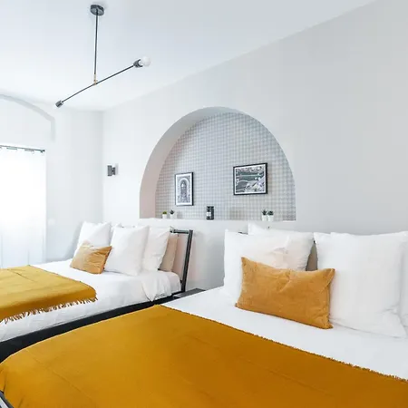 Lounge In A Cosy On Canal Saint-martin Apartment Paris